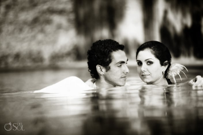 Hacienda Uayamon Trash the dress session in the pool by del Sol photography