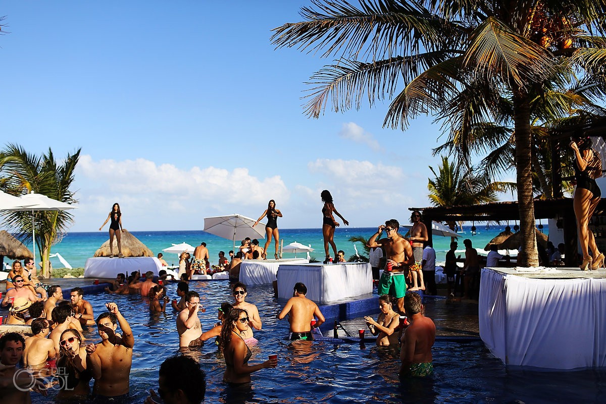 Le Reve Hotel Playa del Carmen pool party