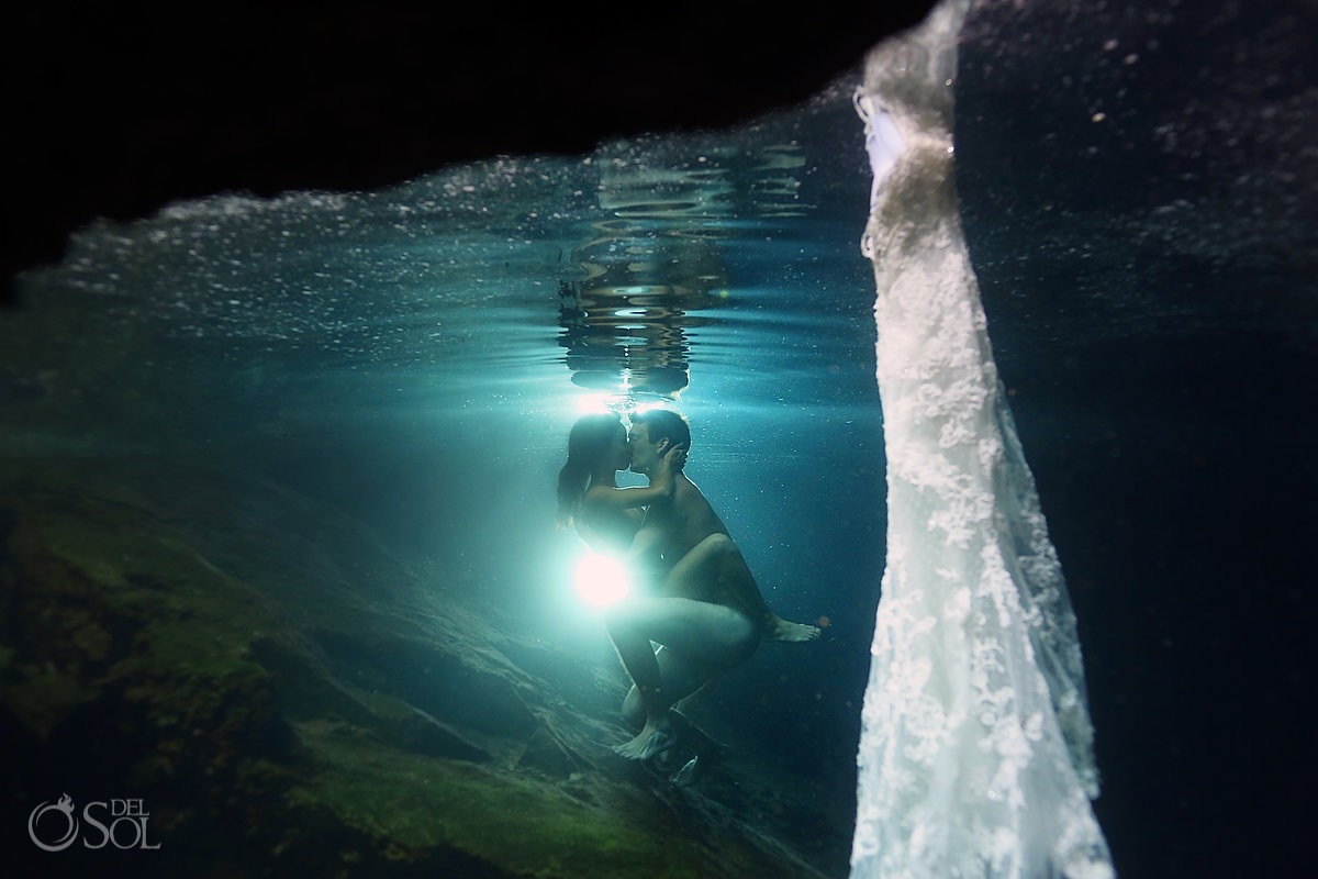 Riviera Maya photography trash the dress underwater
