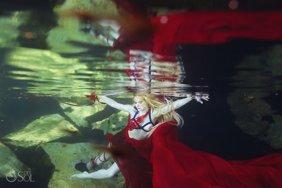 Lingerie cenote underwater boudoir fashion shoot Britta Ushkamp