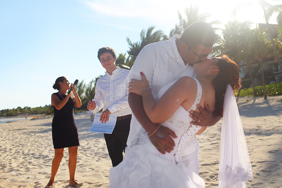 #thelostweddingband returned to owners at beach wedding at Grand Velas Riviera Maya