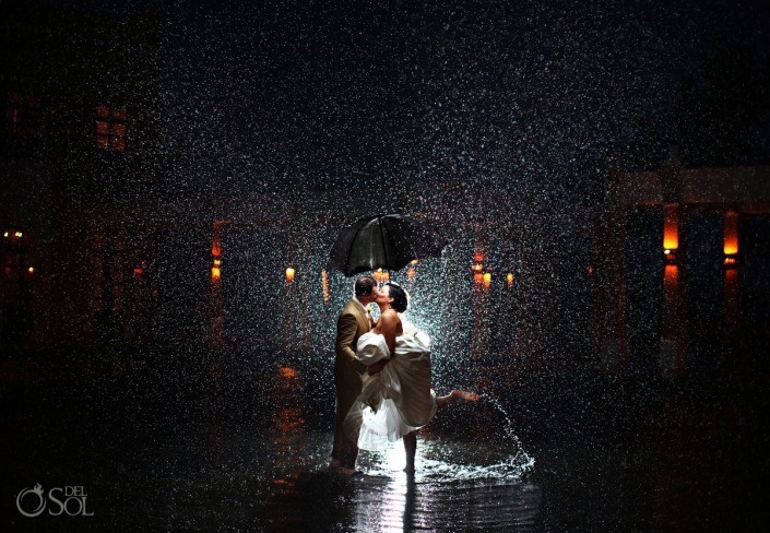 Rain on the wedding day turns into epic photos with del Sol Photography