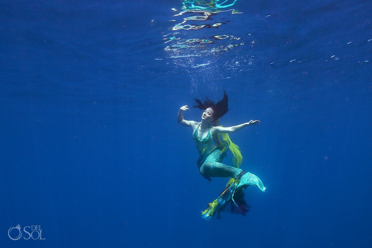 Mermaid shoot at Isla Mujeres, Riviera Maya - Del Sol Photography