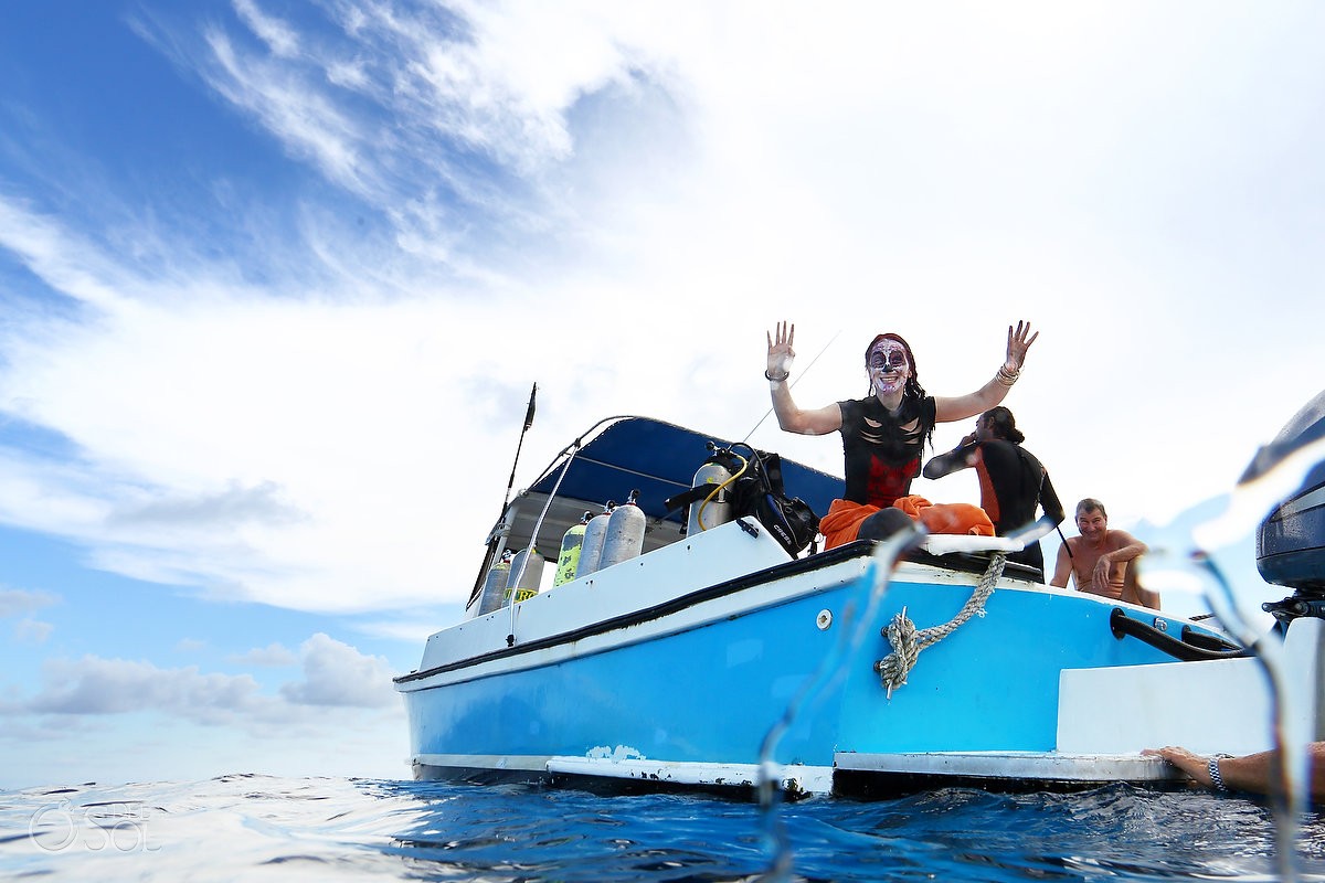 Behind the scenes Cancun underwater mermaid photoshoot