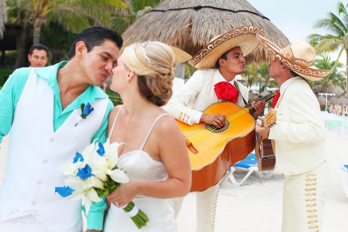 Mariachi kiss Wedding at Dreams Puerto Aventuras, Riviera Maya, Mexico