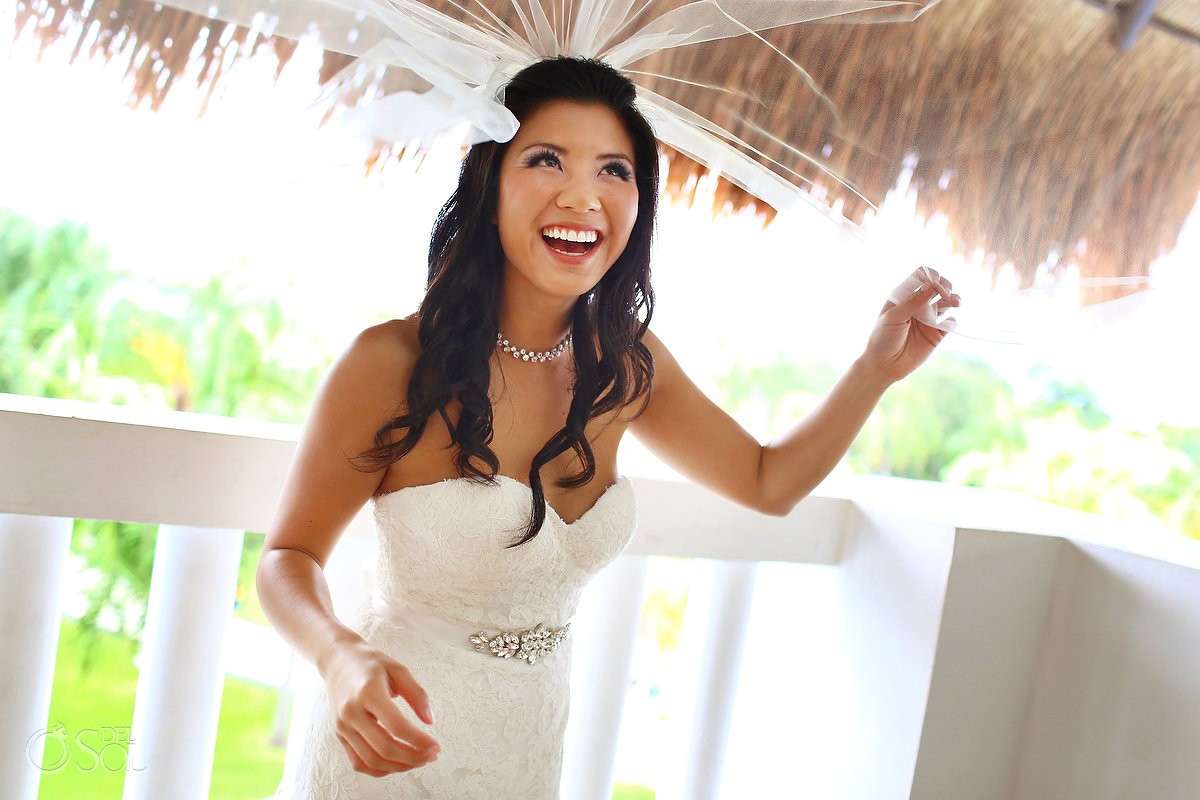 beautiful asian bride laughing veil, Rain Wedding Hotel Grand Sunset Princess, Playa del Carmen, Mexico
