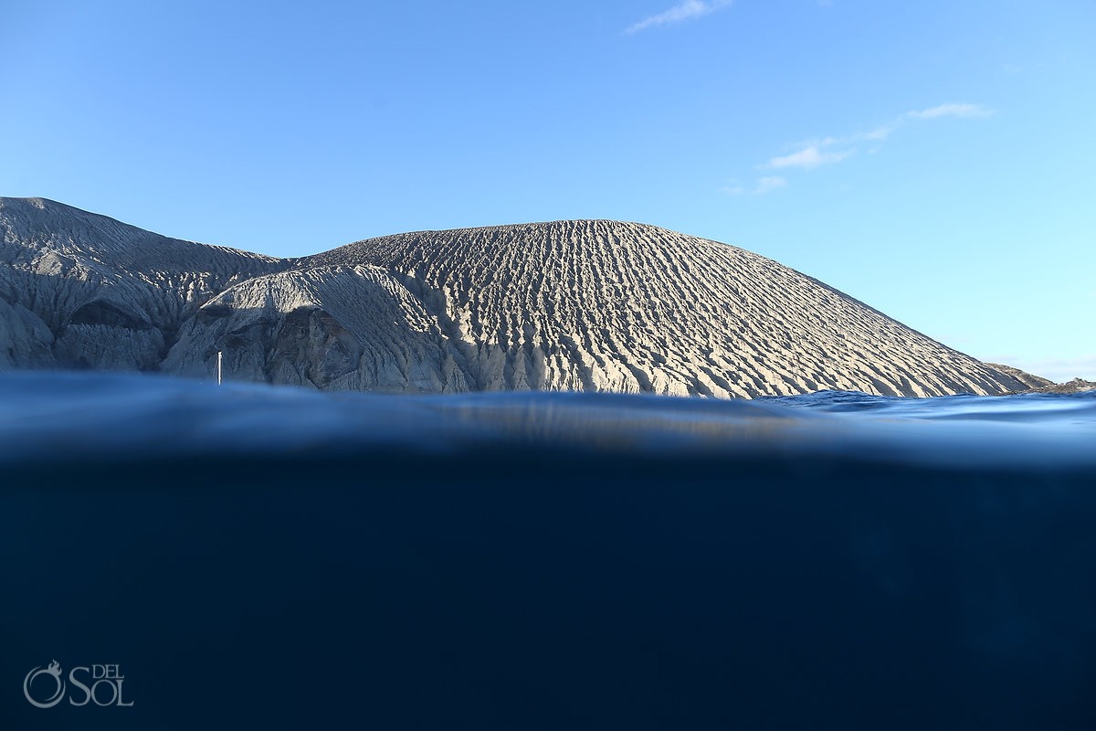 #Aworldofitsown split shot Socorro Diving live-aboard Revillagigedo Islands Cabo Pulmo Mexico