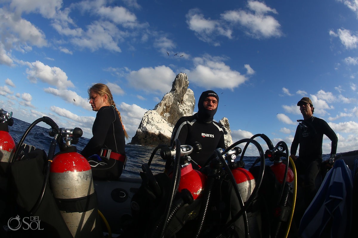divers scuba tanks Diving live-aboard Socorro Revillagigedo Islands