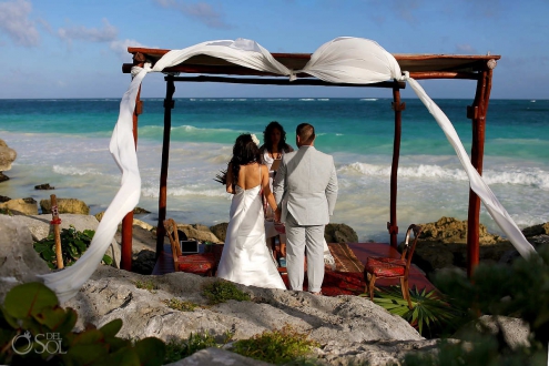 A Tulum Elopement ceremony in front of the caribbean ocean at Mi Amor hotel Riviera Maya Mexico.