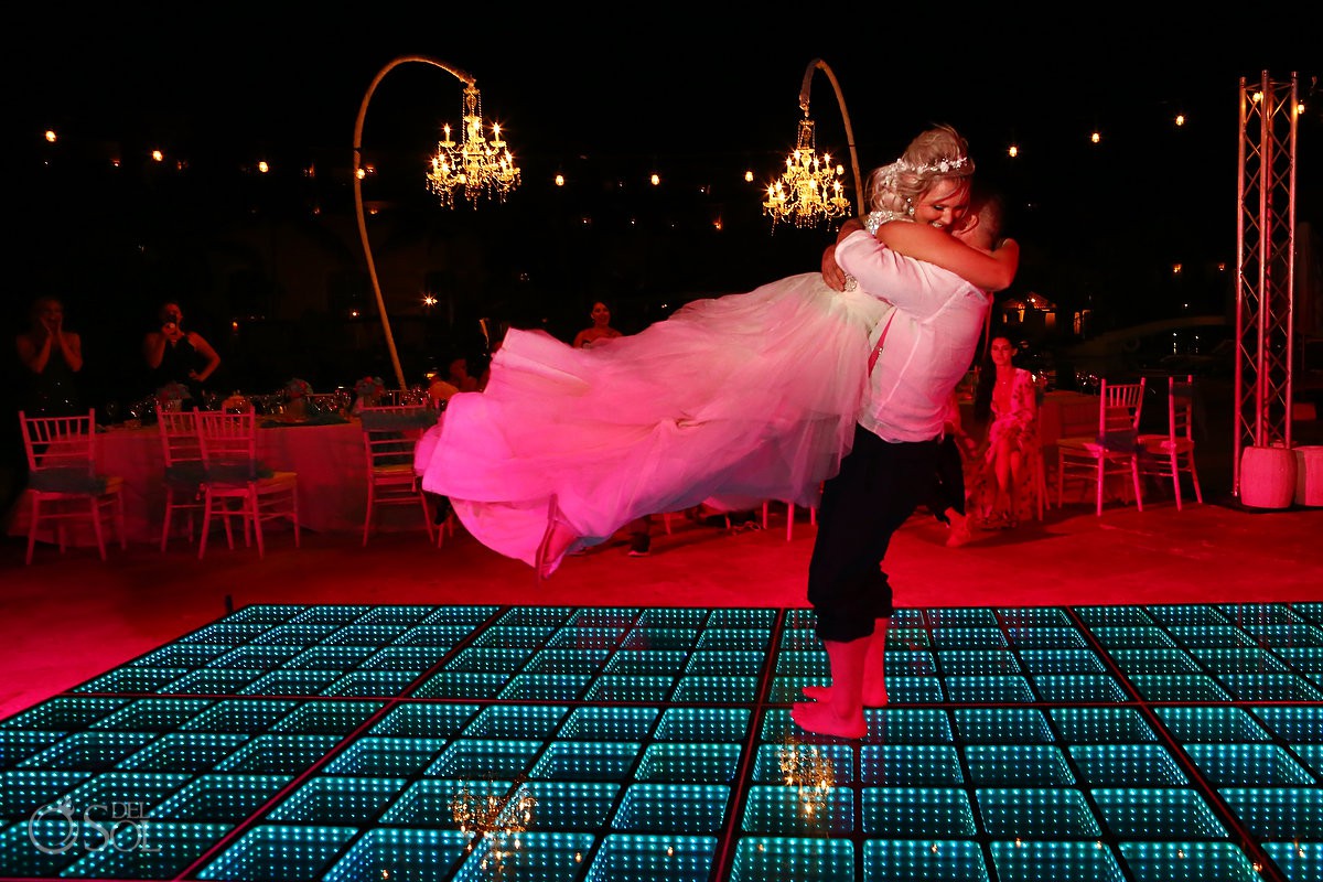 Secrets Capri bride and groom dancing wedding reception