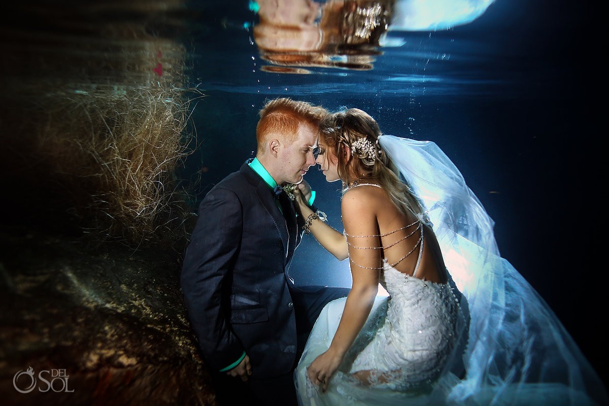 Underwater wedding photography romantic bride groom photo Riviera Maya