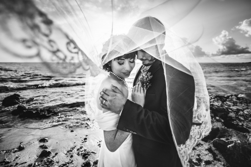 Black White Sutil Newlyweds Look Portrait Long Embroidery Tule veil Vintage Bridal Style Akumal Bay Sunrise Elopement