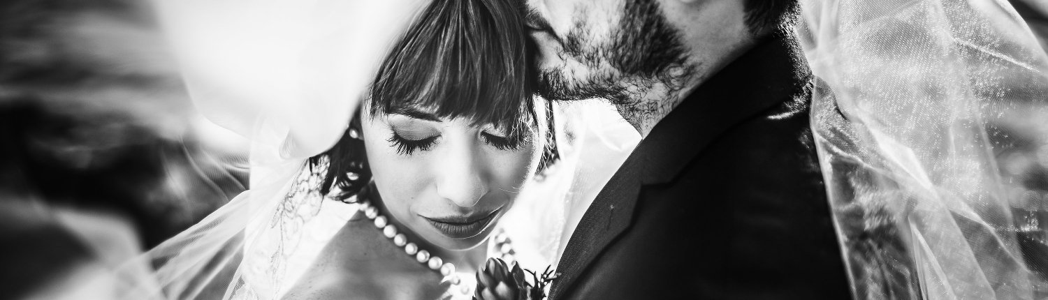 Black White Sutil Newlyweds Look Portrait Vintage natural Bridal makeup Pearl Neckless Akumal Bay Sunrise Elopement