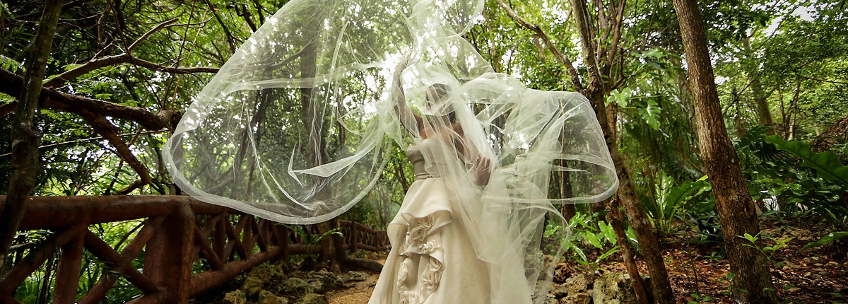 Artist bridal veil photo maggie sottero trash the dress Riviera Maya