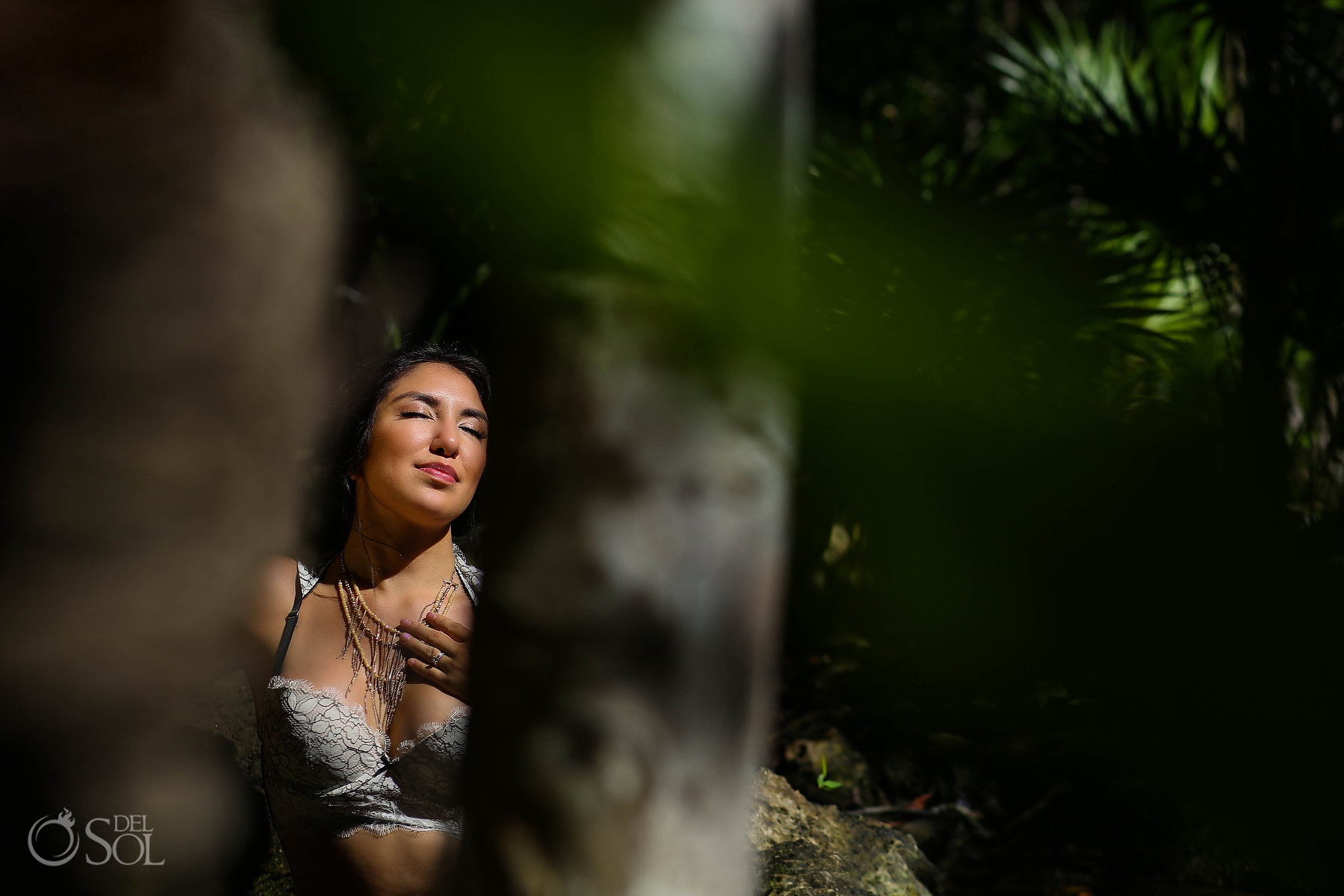Bridal Jungle boudoir portrait Trash the Dress Riviera maya