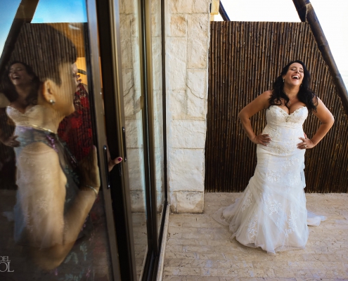 Happy bride and family portraits Dreams Riviera Cancun