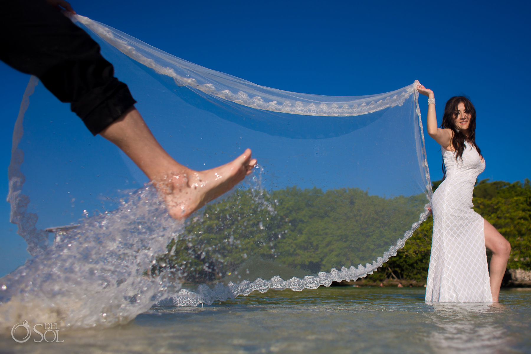 Beach Trash the dress photography Playa del Carmen Mexico