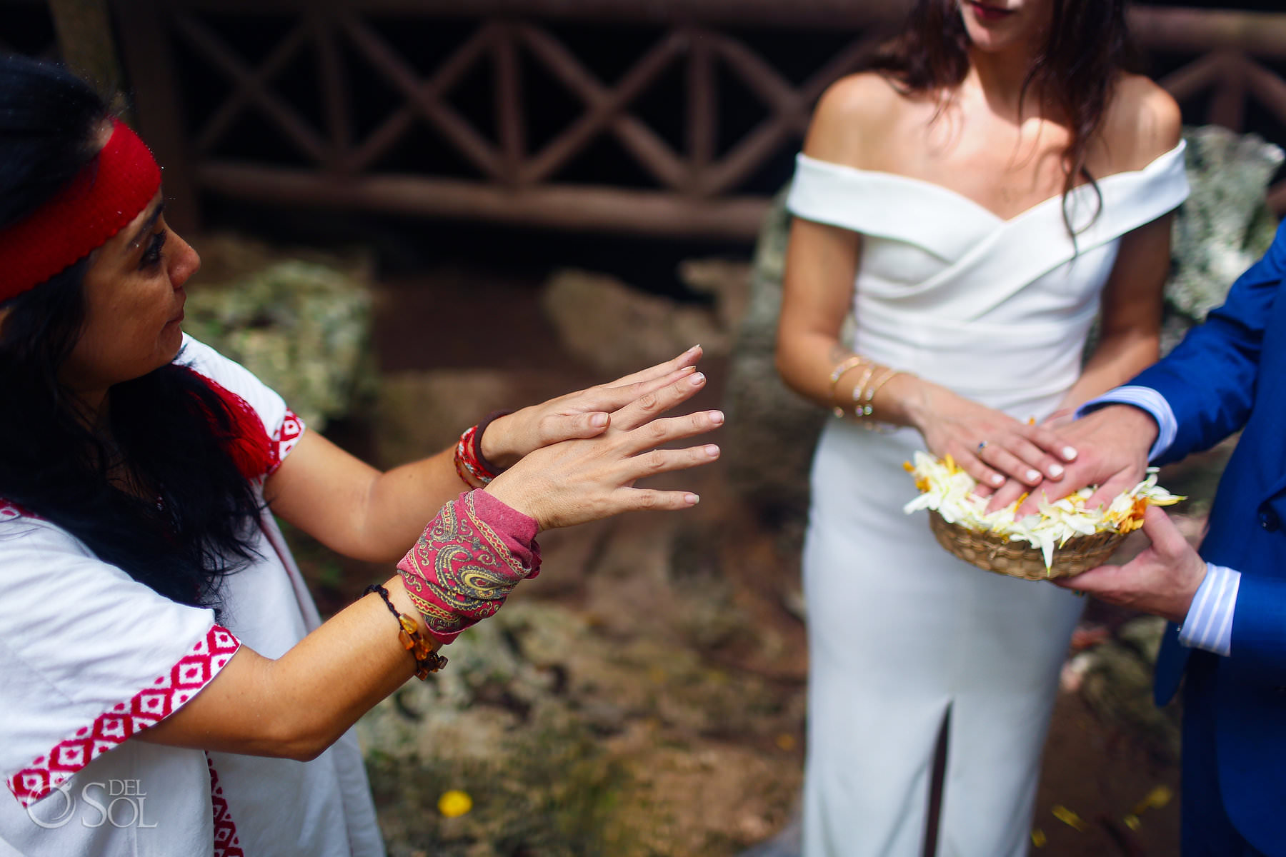 Eloping in Mexico custom ceremonies