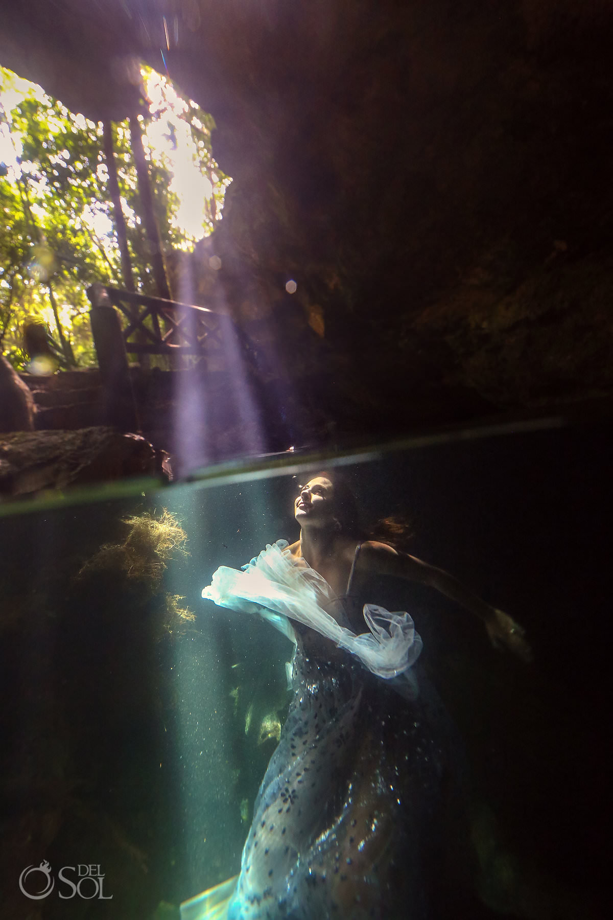 Bride underwater Eloping in Mexico Underwater