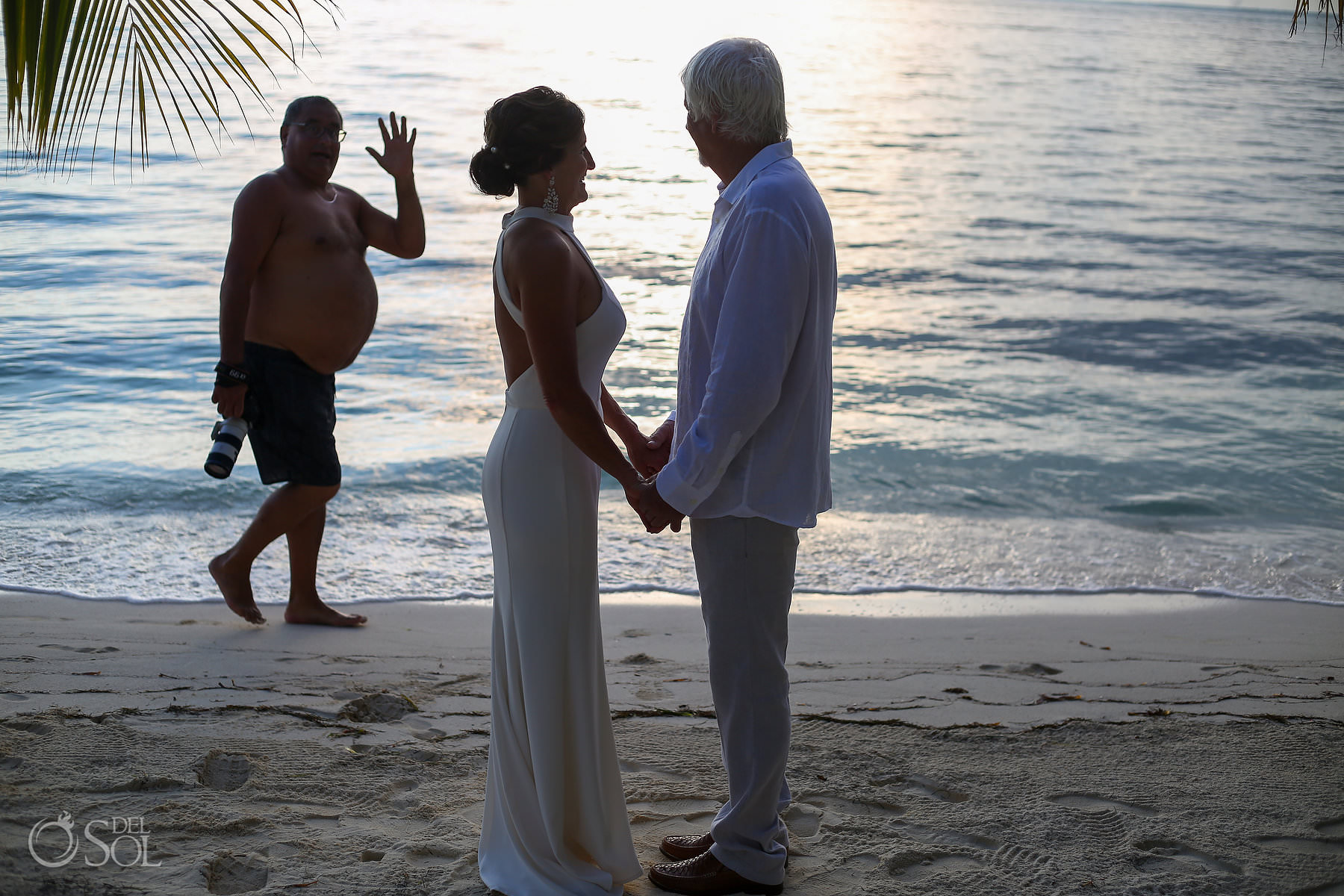 Isla Mujeres Elopement photobomb creative wedding photography