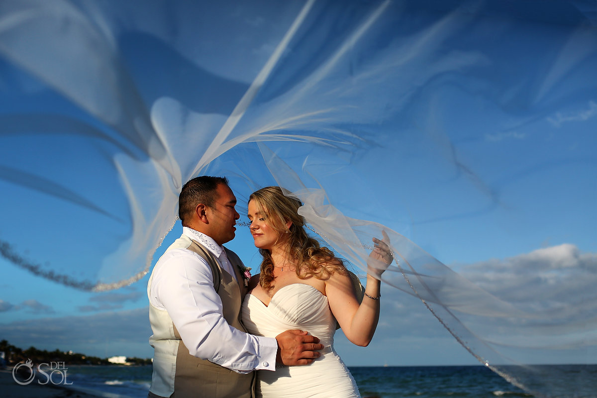 why to wear a long wedding veil amazing photographs Now Sapphire Riviera Cancun 