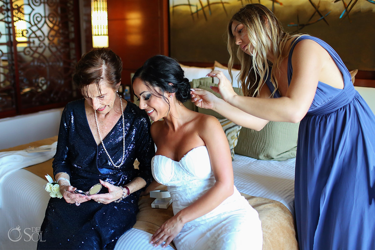 bride gives mother of the groom wedding day gift