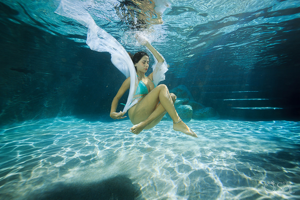 Valeria Mellado Secrets Moxche Flow Pools Playa del Carmen Underwater