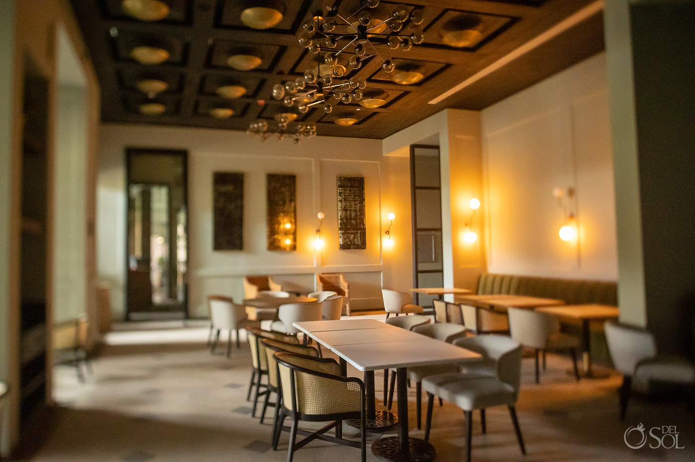 Bisou French Cuisine Restaurant dining À la carte French fare in a romantic, elegant atmosphere. Secrets Moxche