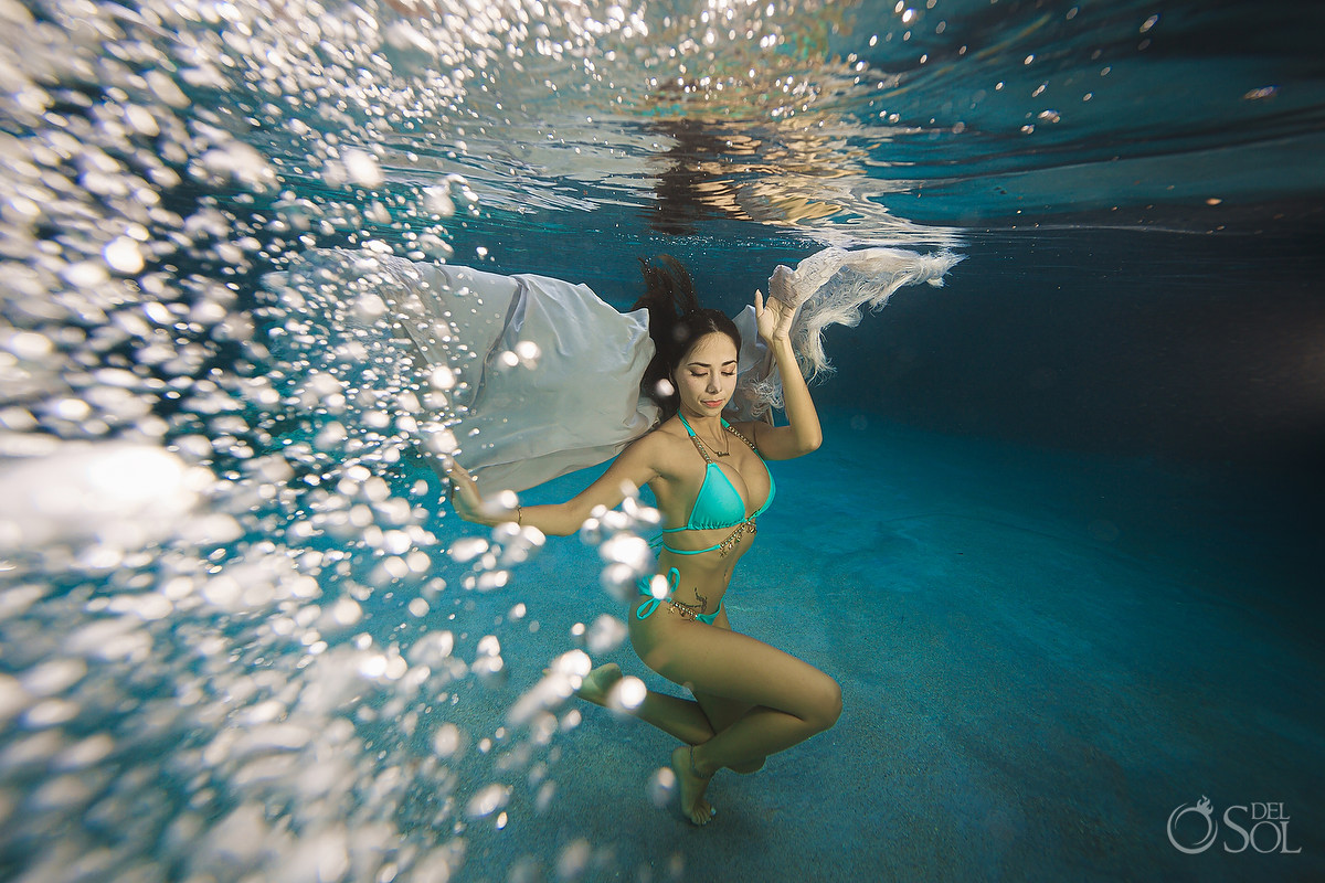 Underwater model Valeria Mellado Secrets Moxche Flow Playa del Carmen Mexico Del Sol Photography