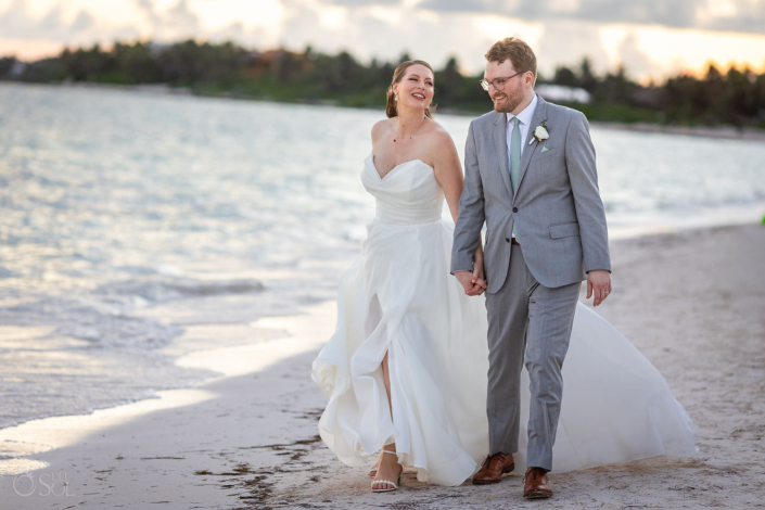 destination wedding couple on the beaches of secrets akumal