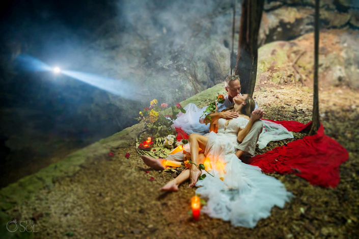 Romantic cenote couple photography experience in Mexico